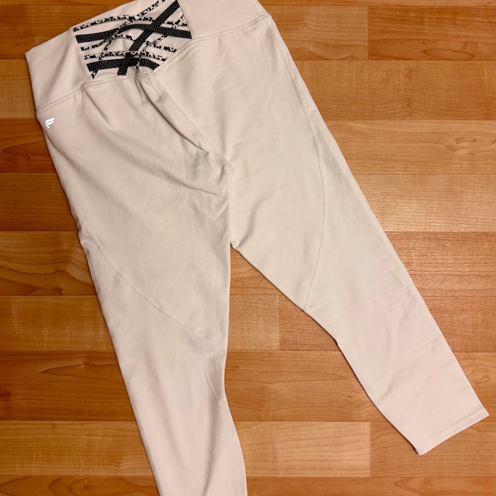 Fabletics PowerHold High-Waisted Leggings | Size M | White | NWOT